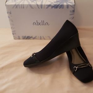 Abella Navy Wedge dress shoes size 7